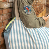 <tc>Navy Stripes Extra Large Travel Bag</tc>